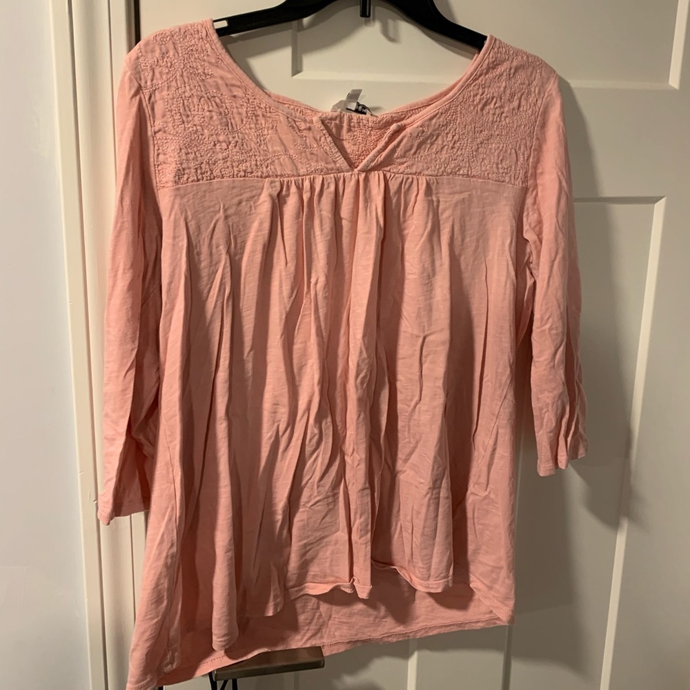 3/4 length sleeve with v-neck